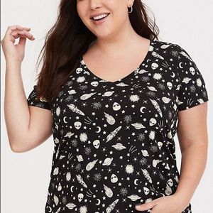 Torrid Alien/Space Print Tee SIZE 1